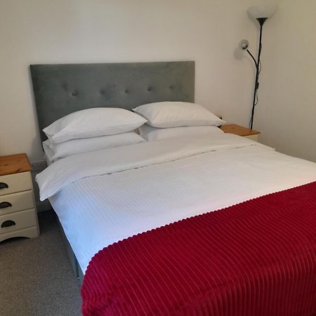 Glastonbury Town Center-Entire Apartment ภายนอก รูปภาพ