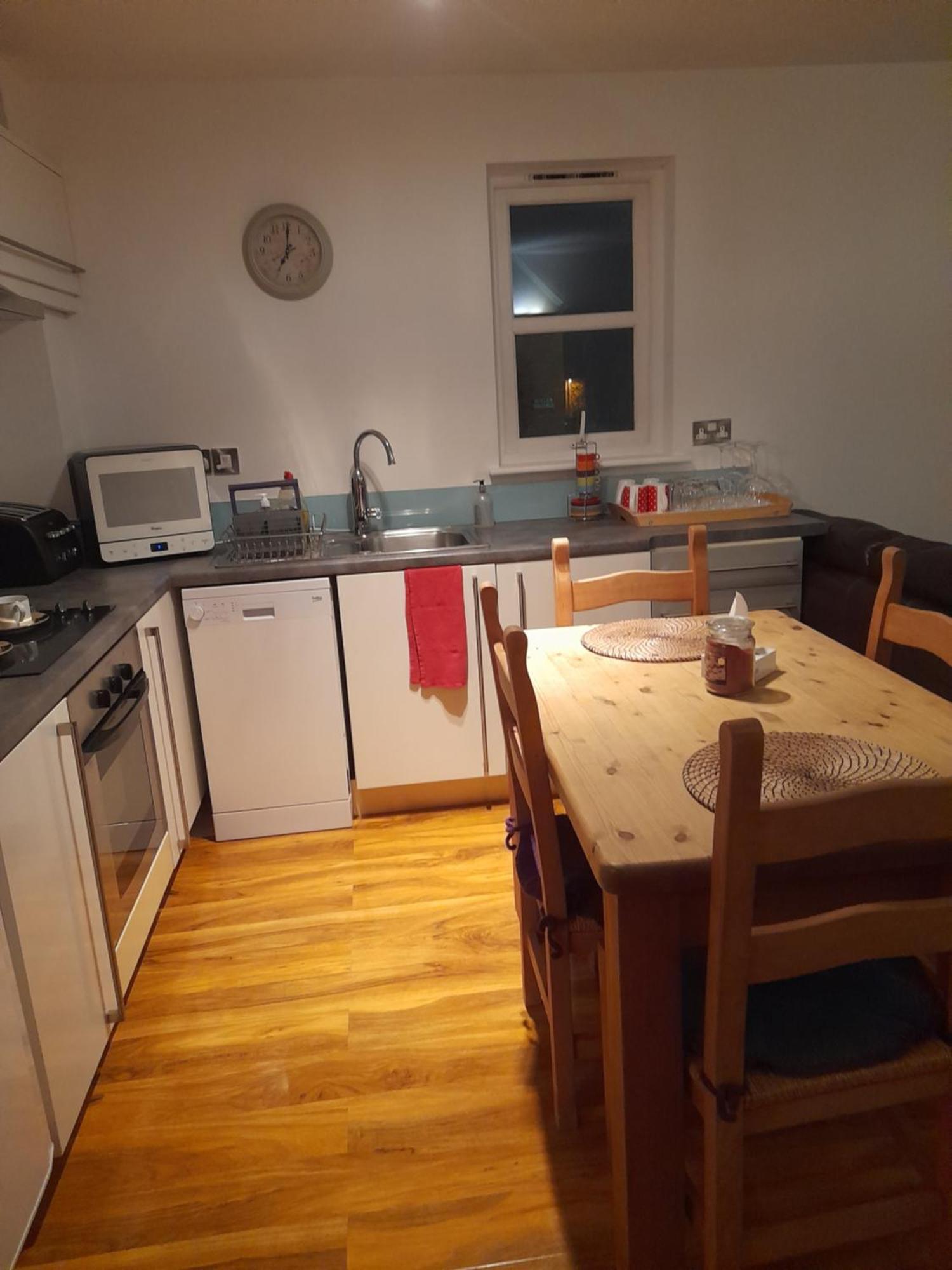 Glastonbury Town Center-Entire Apartment ภายนอก รูปภาพ