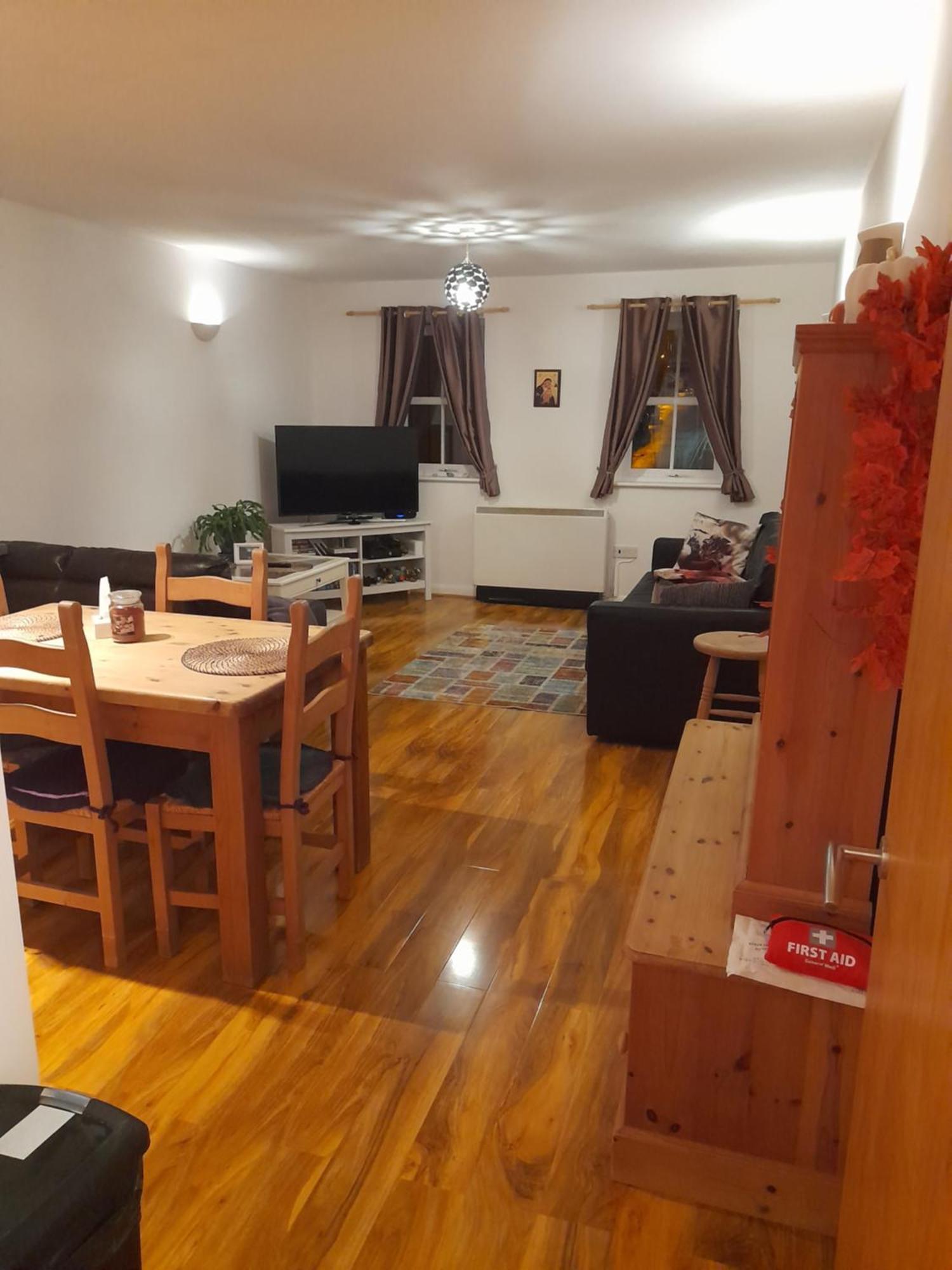 Glastonbury Town Center-Entire Apartment ภายนอก รูปภาพ