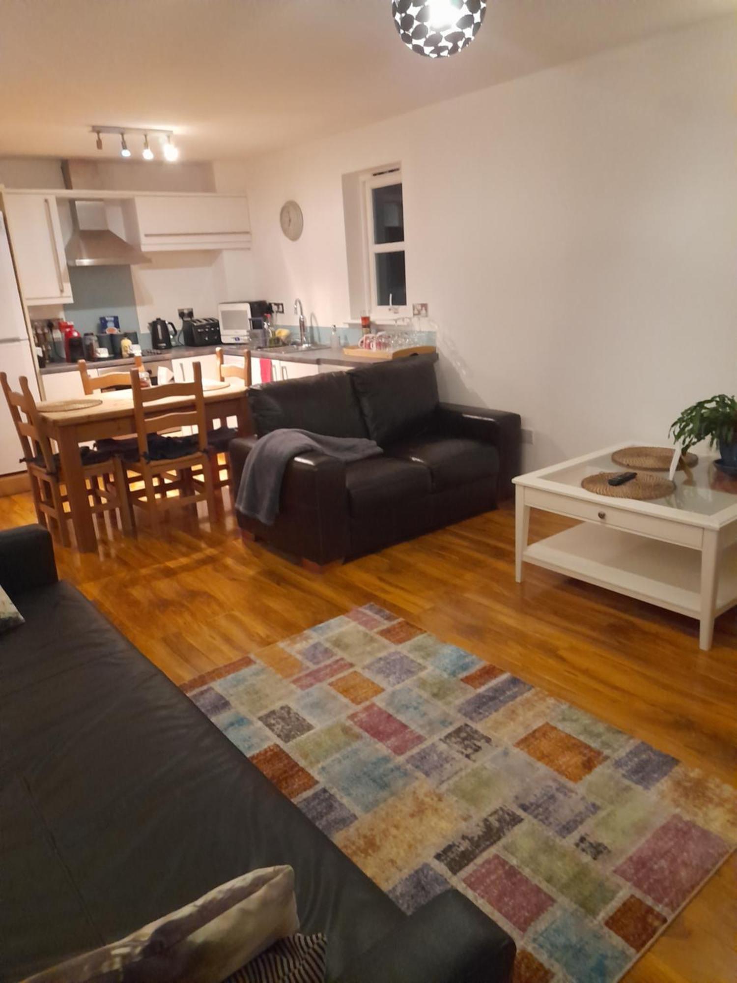 Glastonbury Town Center-Entire Apartment ภายนอก รูปภาพ