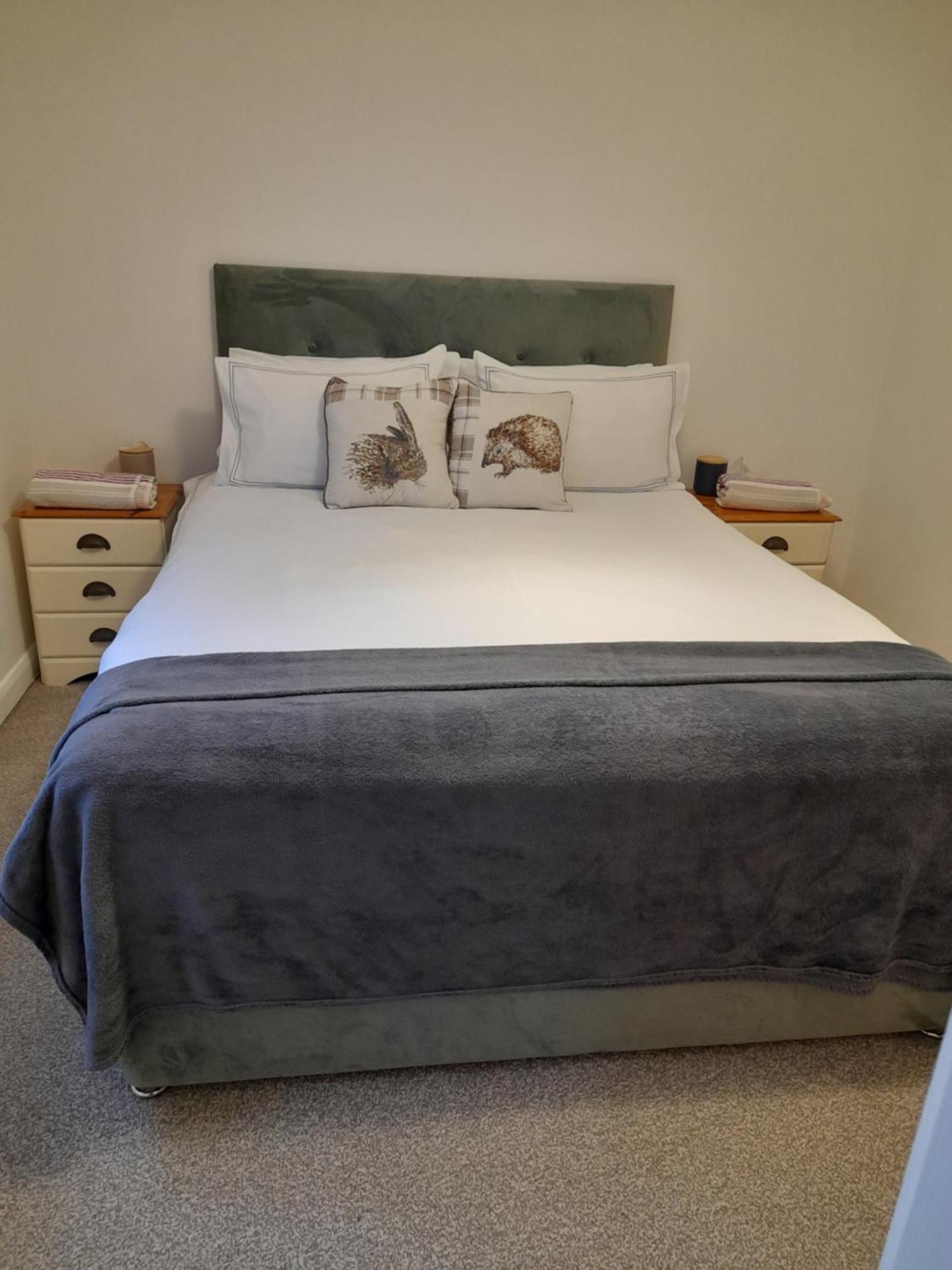 Glastonbury Town Center-Entire Apartment ภายนอก รูปภาพ