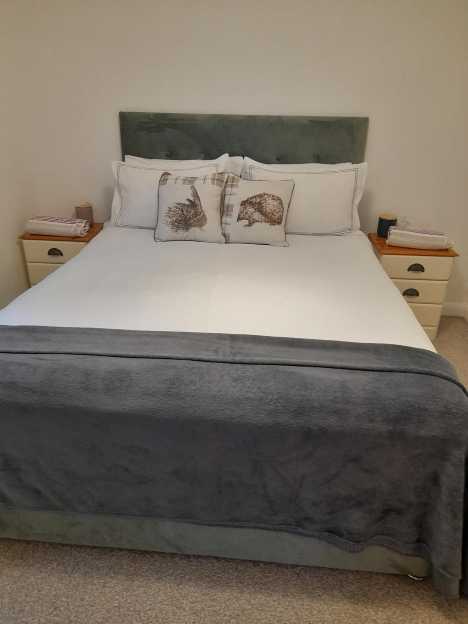 Glastonbury Town Center-Entire Apartment ภายนอก รูปภาพ