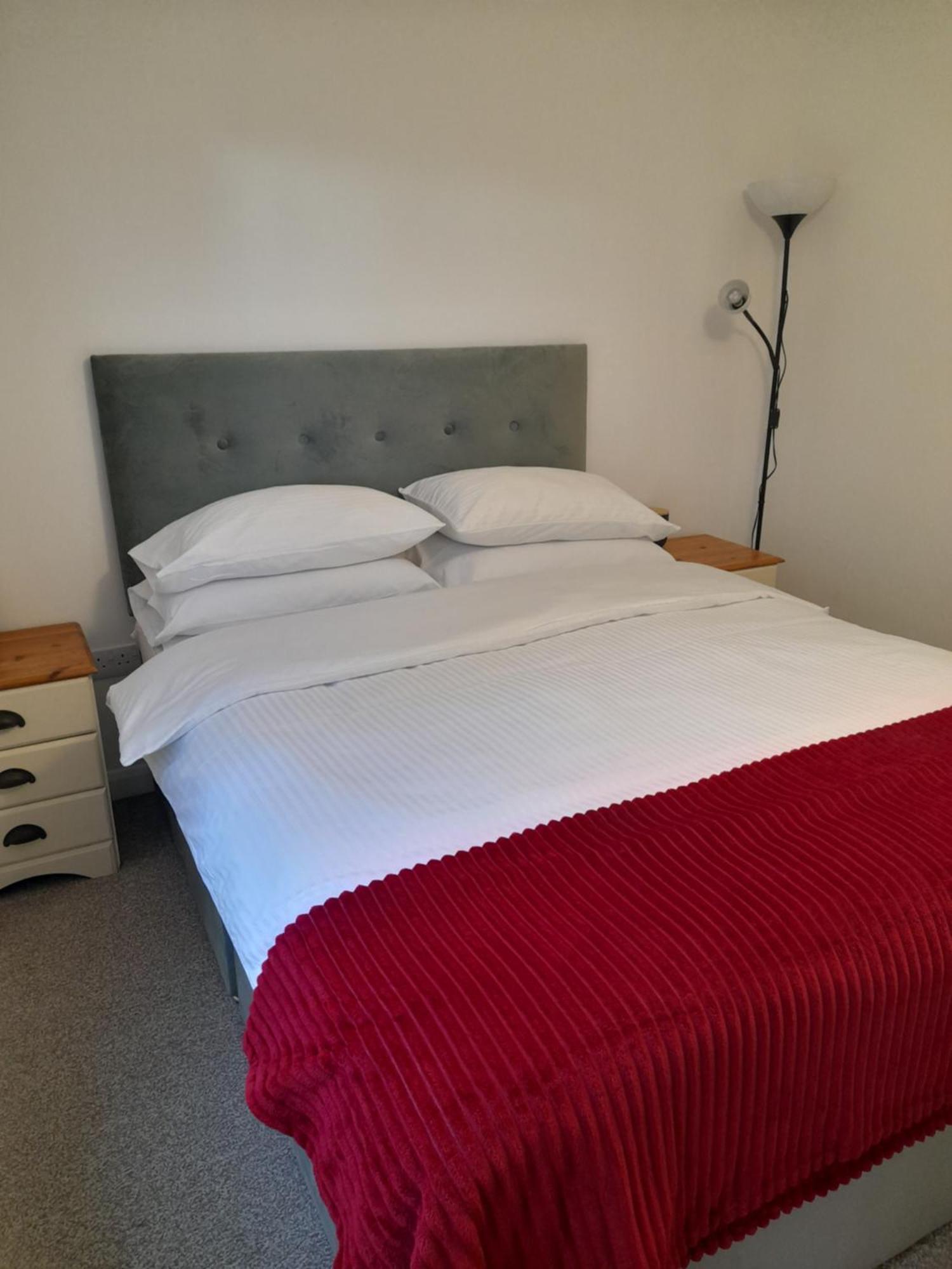 Glastonbury Town Center-Entire Apartment ภายนอก รูปภาพ
